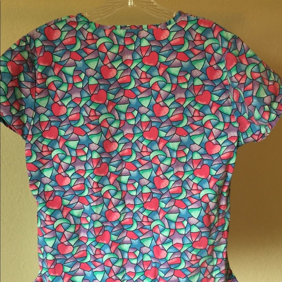 Med Gear Stained Glass Heart Print Ladies Scrub XS - Picture 3 of 4